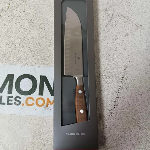 VICTORINOX GRAND MAÎTRE CHEF'S KNIFE – BOXED WITH WOODEN HANDLE
