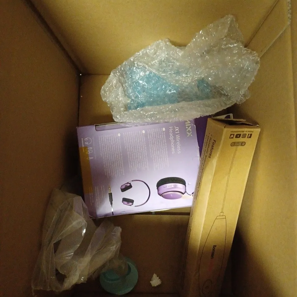 BOX OF APPROXIMATELY 10 ASSORTED HOUSEHOLD & ELECTRICAL  PRODUCTS TO INCLUDE BLUETOOTH SHOWER SPEAKER, MINI RADIO, LED STRING LIGHTS ETC 