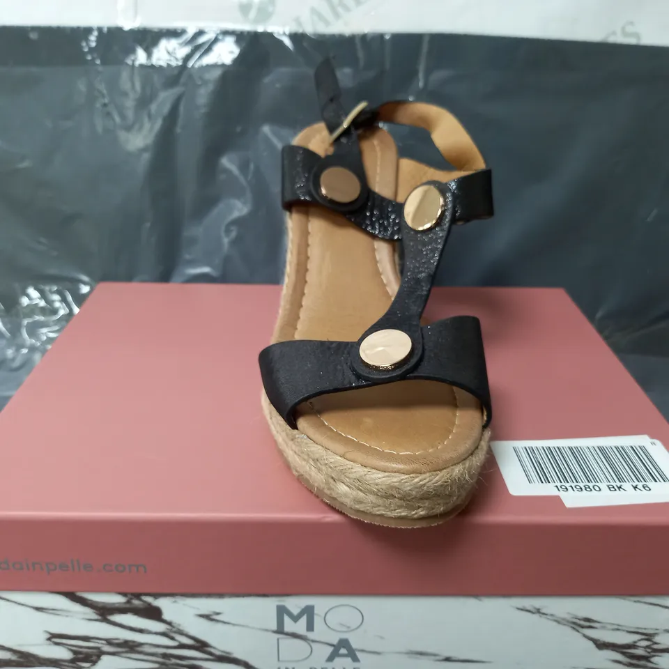 BOXED MODA IN PELLE PARRIS BLACK METALLIC LEATHER HIGH HEELS - SIZE 6