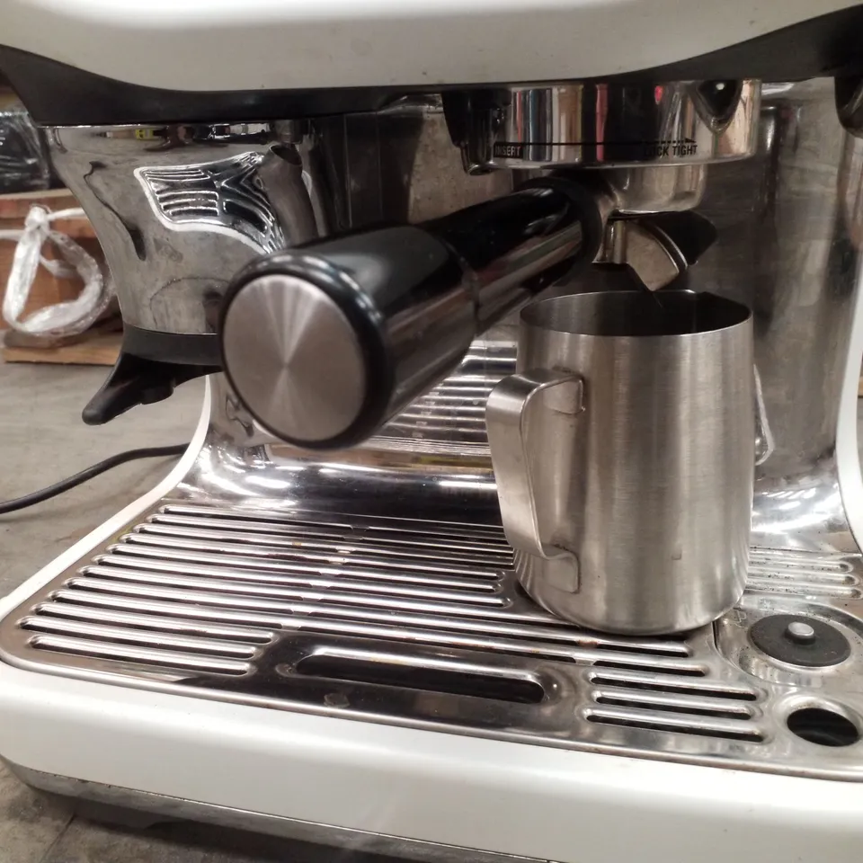 SAGE THE BARISTA TOUCH IMPRESS COFFEE MACHINE - WHITE