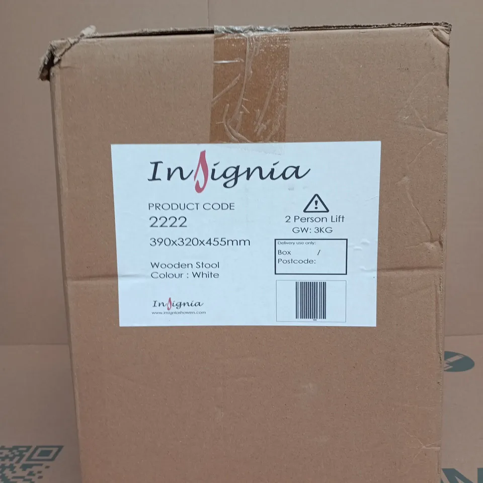 INSIGNIA SHOWER STOOL BOXED
