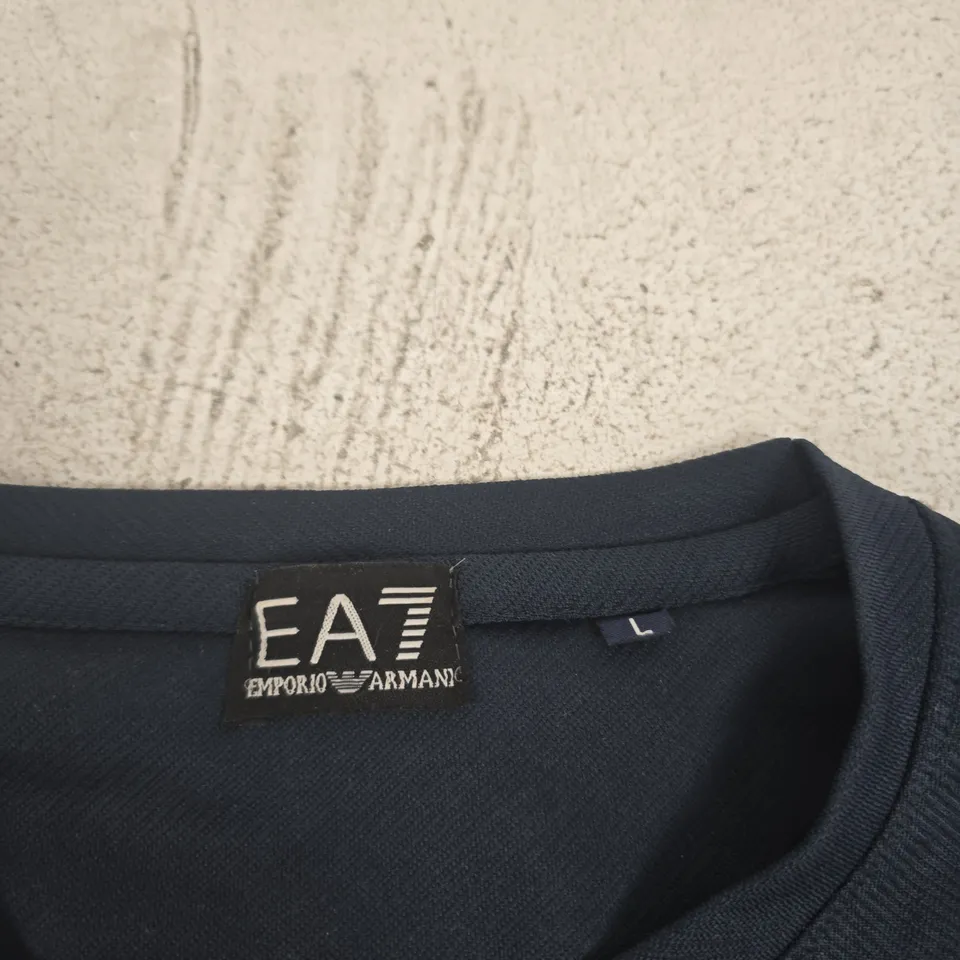 EMPORIO ARMANI EA7 T-SHIRT – NAVY, UK SIZE L