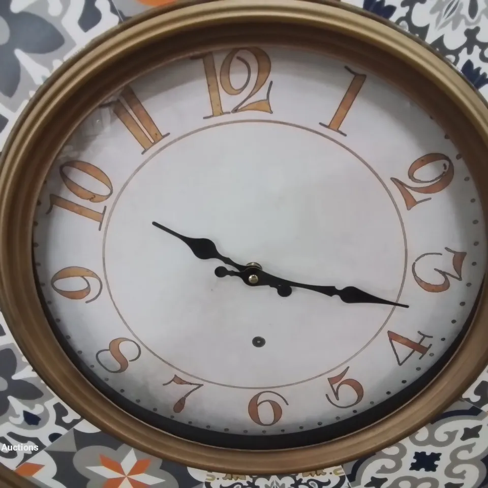 BOXED SWAM METAL WALL CLOCK