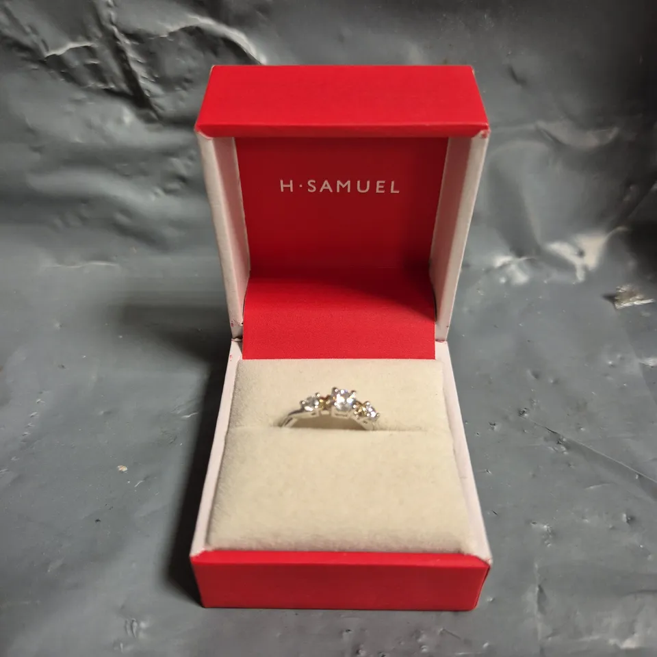 BOXED H.SAMUEL 3 POINT RING
