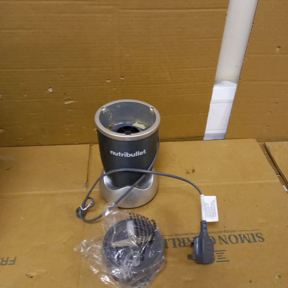 NUTRIBULLET 600 SERIES BLENDER 
