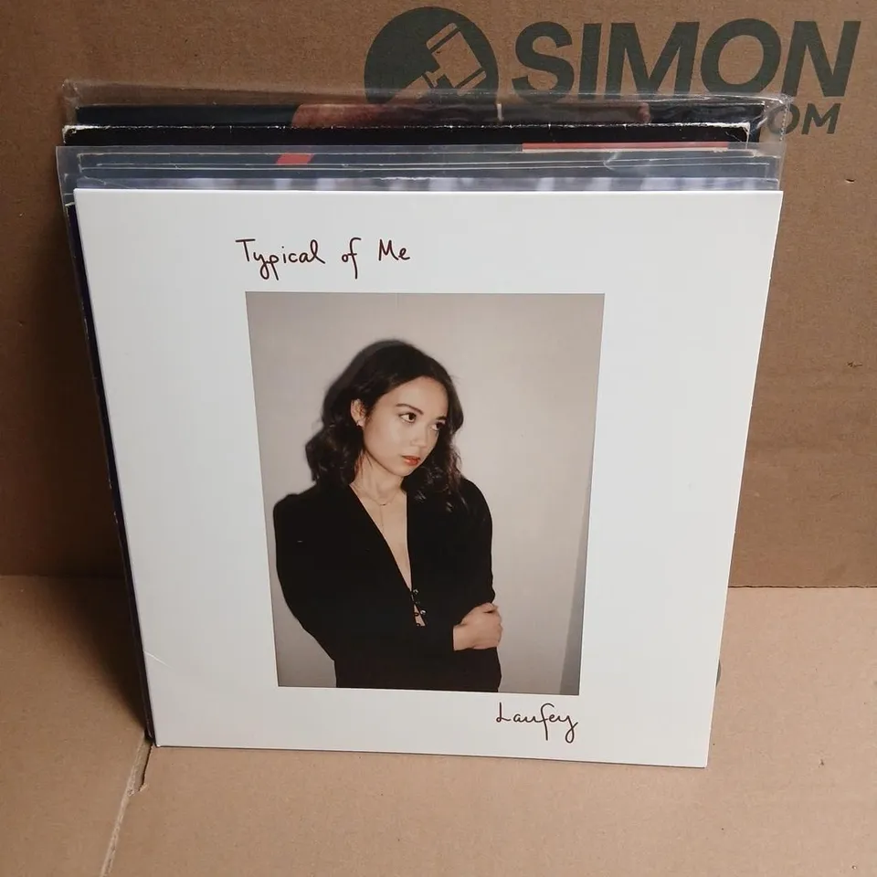 APPROXIMATELY 10 ASSORTED VINYL RECORDINGS TO INCLUDE; SOUL RADIO, RENEE RAP, LAUFEY, ULTRA NATE, GRANDMASTER AND MELLE MEL, HONEYBLOOD, THE POWER STATION AND ANDY TAYLOR