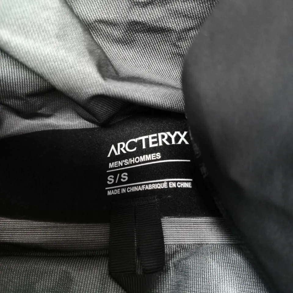 ARC'TERYX MEN'S JACKET – BLACK, UK S (S/S) 