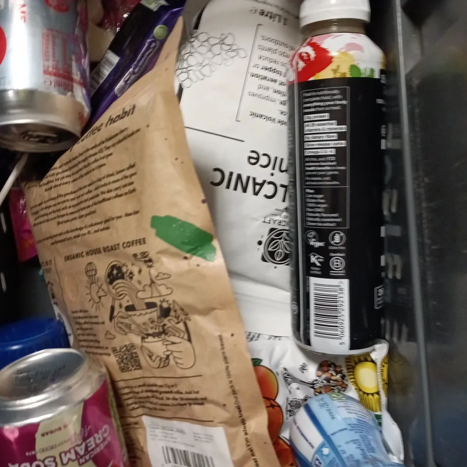 APPROXIMATELY 10 ASSORTED FOOD/DRINK PRODUCTS TO INCLUDE PACT COFFEE, AFTER EIGHT FONDANTS, EXHALE COFFEE ETC 