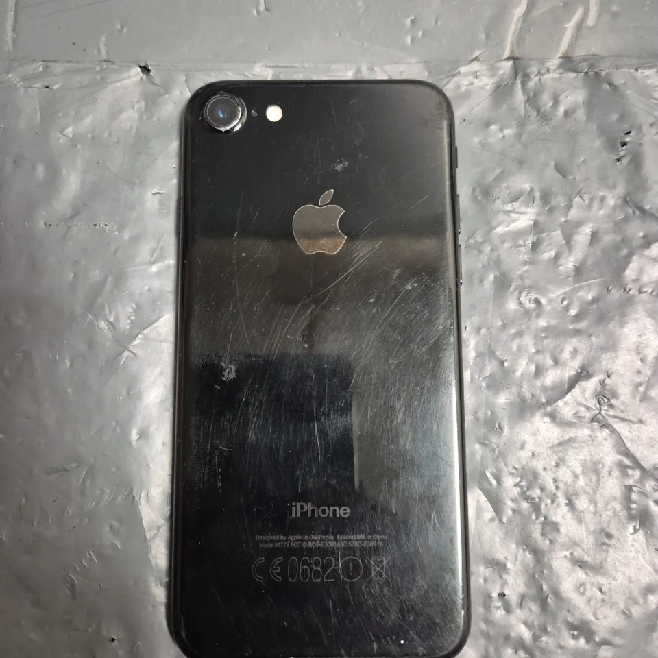 APPLE IPHONE 7 - MODEL MN9C2B/A