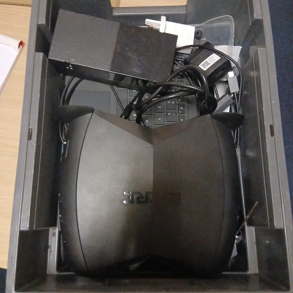 ASSORTED ELECTRICAL ACCESSORIES AND LEADS