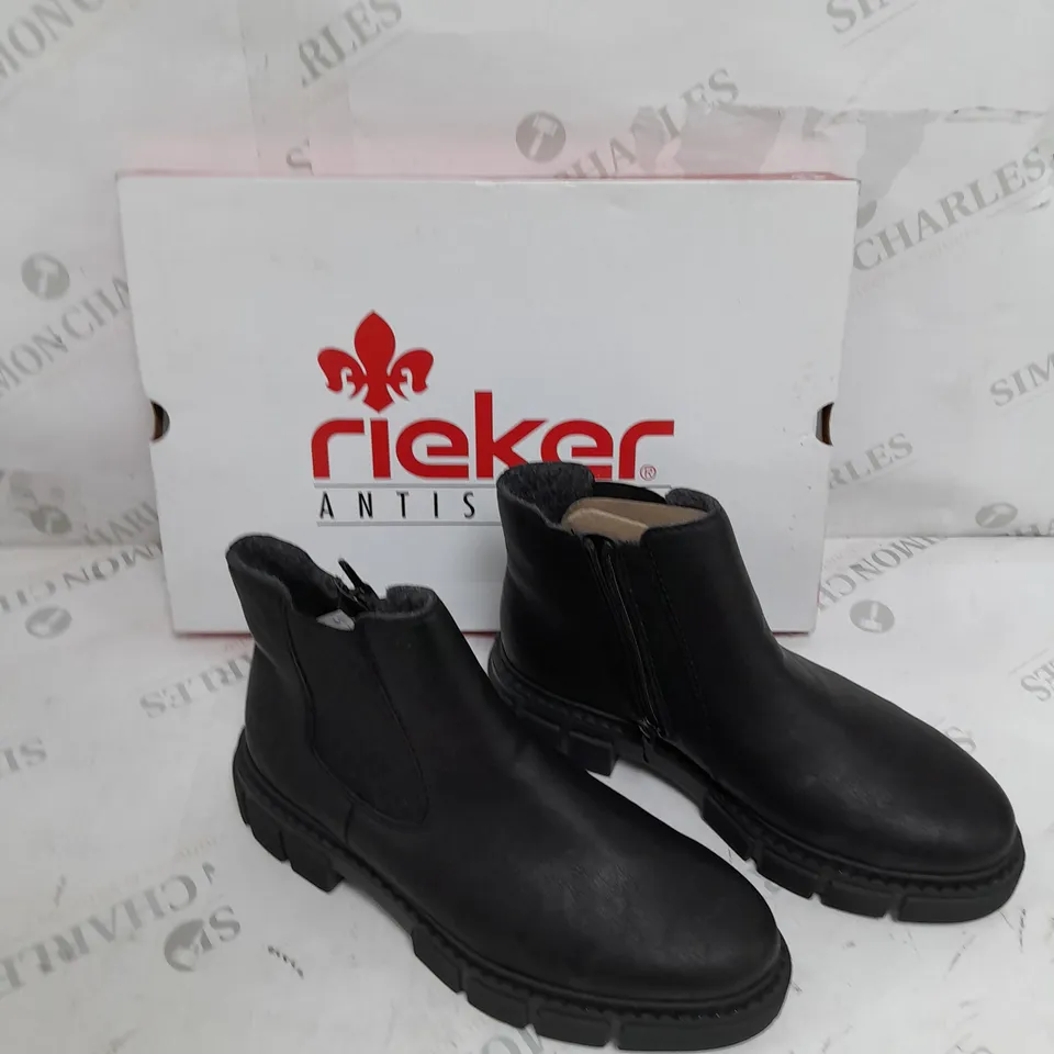 BOXED PAIR OF RIEKER ANTISTRESS CHUNKY ANKLE BOOTS IN BLACK - SIZE 5 