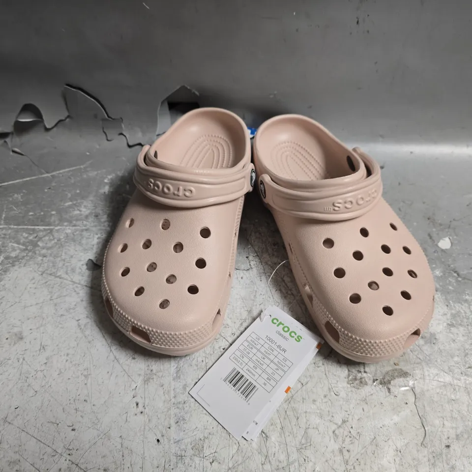 UNBOXED PAIR OF CROCS CLASSIC IN PINK - UK M4/W5