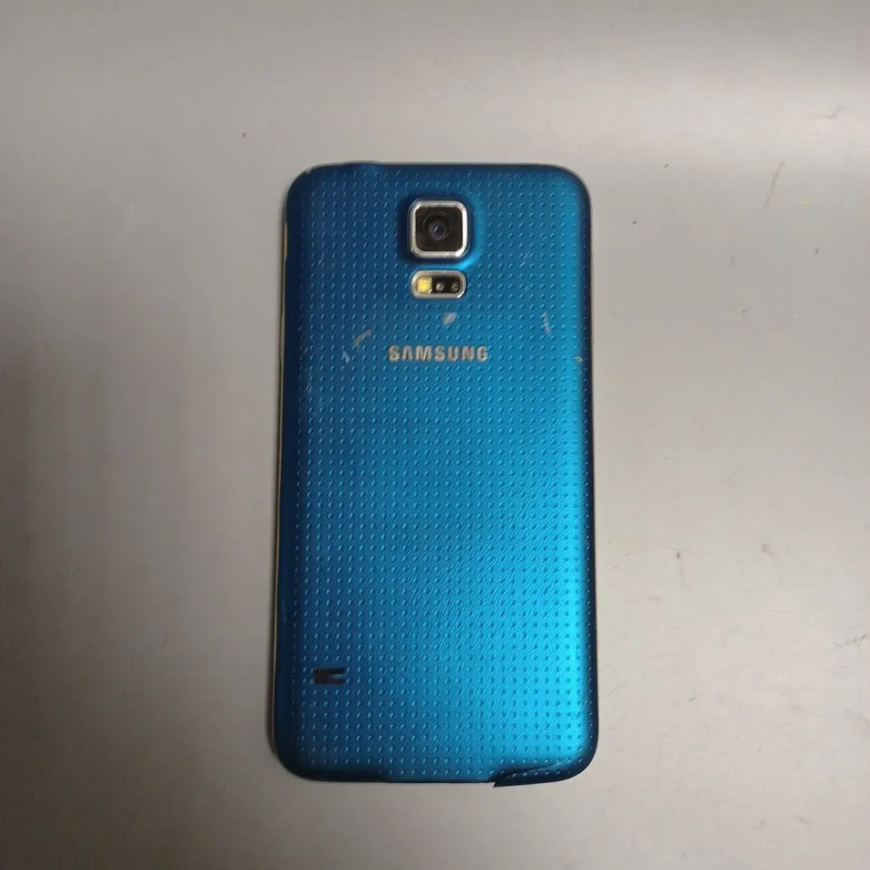 SAMSUNG GALAXY S5 SMARTPHONE IN BLUE
