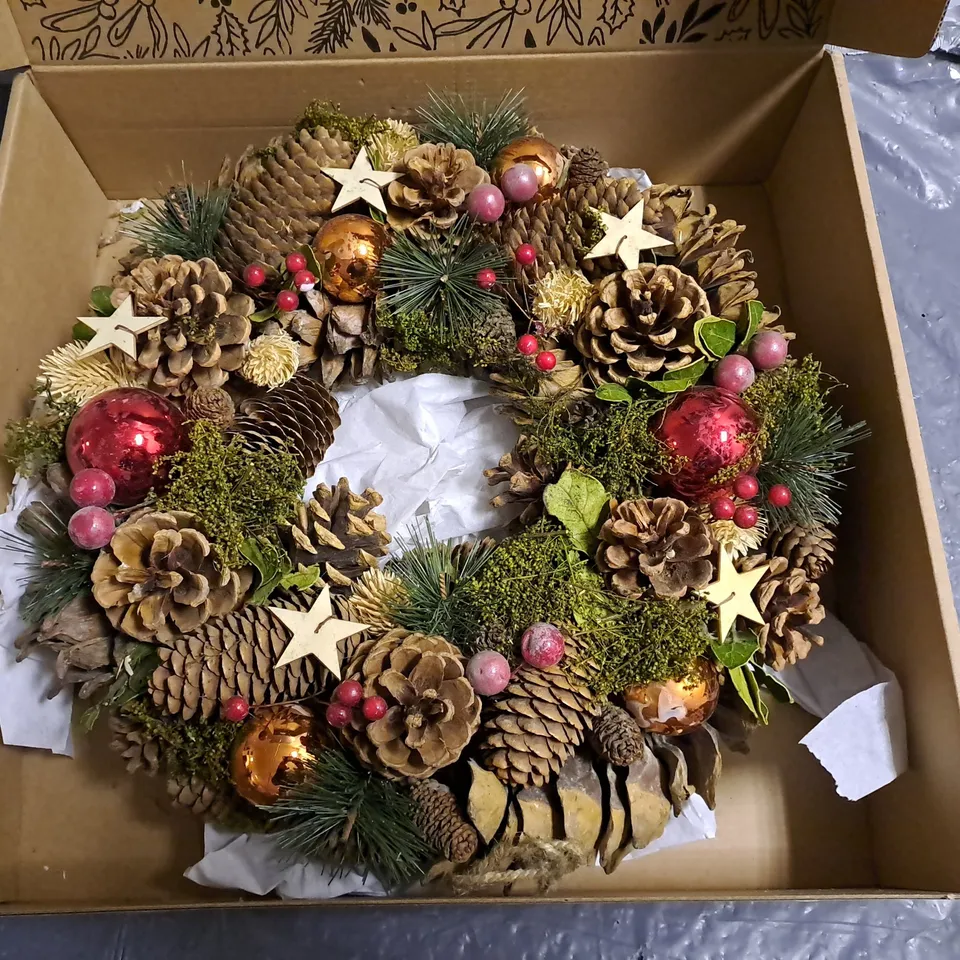 BOXED 33CM AUTUMN THEMED WREATH