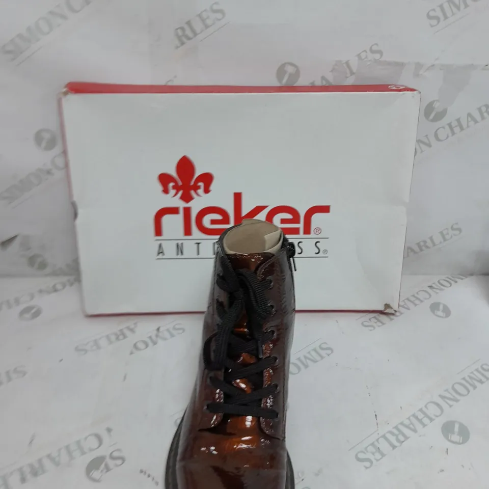 PAIR OF RIEKER LACE ANKLE BOOTS IN BRONZE - 5