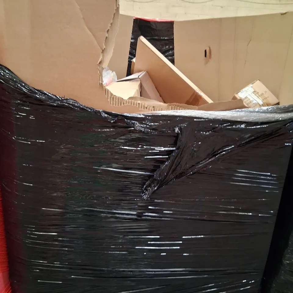 PALLET CONSISTING OF A LARGE QUANTITY OF ASSORTED HOUSEHOLD AND ELECTRICAL PRODUCTS AND ACCESSORIES TO INCLUDE;