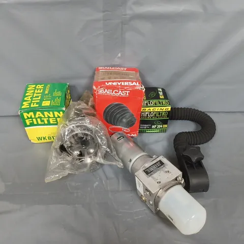 BOX OF APPROXIMATELY 10 ASSORTED CAR ITEMS TO INCLUDE MANN FILTER, RACING OILFILTER AND BAILCAST