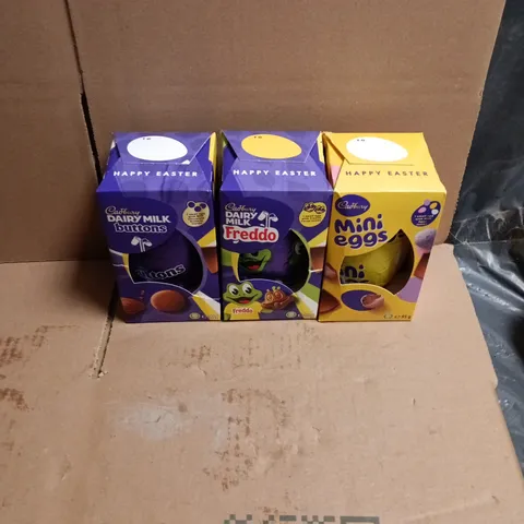APPROXIMATELY 12 ASSORTED FOOD AND DRINKS ITEMS TO INCLUDE - SMALL MINI EGGS EASTER EGG, SMALL FREDDO EASTER EGG, SMALL DAIRY MILK BUTTONS EASTER EGG ETC 