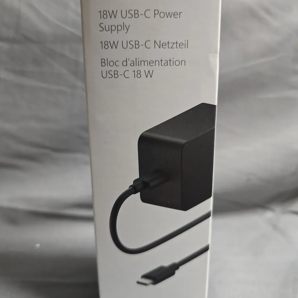 BOX OF APPROXIMATELY 30 ASSORTED ITEMS TO INCLUDE MICROSOFT SURFACE USB-C POWER SUPPLY PACK (18W/23W) FOR SURFACE DUO/DUO 2 – COLLECTION ONLY