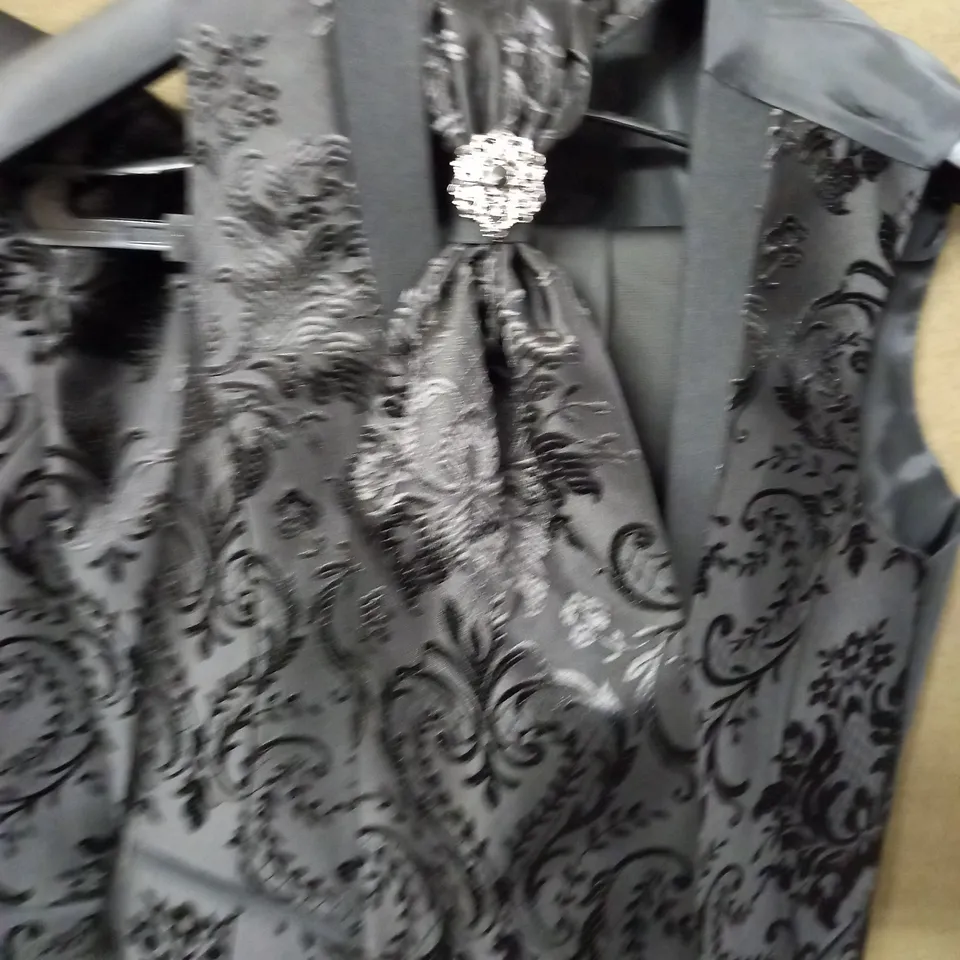 MOSES KUSHNER BLACK DAMASK 4-PIECE SUIT - JACKET 46 TROUSERS 56