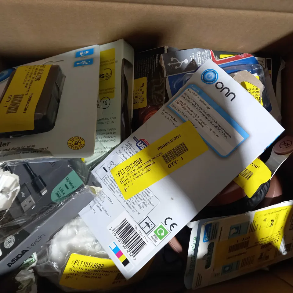 LOT OF APPROXIMATELY 20 ASSORTED HOUSEHOLD ITEMS TO INCLUDE MIXX STREAMBUDS AX TRUE WIRELESS EARBUDS, MIXX CARDIO SPORTS EARPHONES, MIXX TRIBUTE IN EAR EARPHONES, ETC