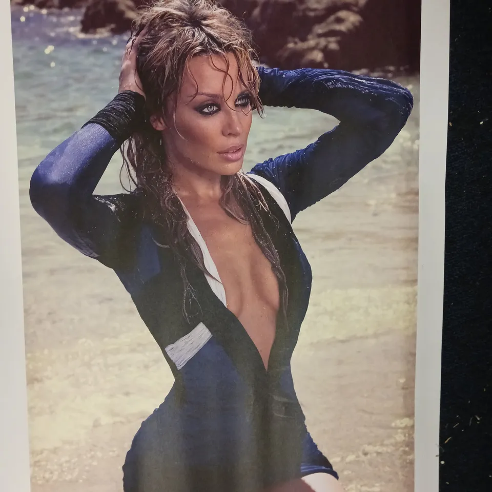 KYLIE MINOGUE SIGNED LIMITED EDITION BODY LANGUAGE 20 ART PRINT (35/100)