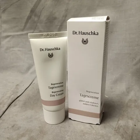 BOXED DR HAUSCHKA REGENERATING DAY CREAM (40ML)