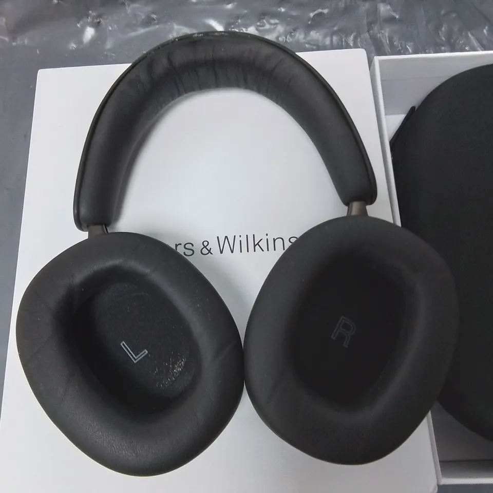 BOWERS & WILKINS PX-8 NOISE CANCELLING WIRELESS HEADPHONES