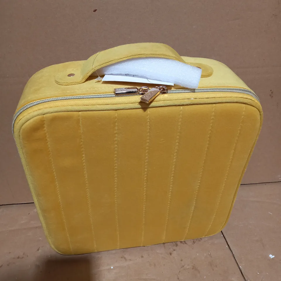TILI VELVET QUILTED MAKE-UP ORGANISER LARGE VANITY CASE - MUSTARD