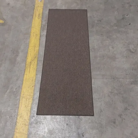 QUALITY DESIGNER RUG - APPROXIMATELY 119 x 44cm