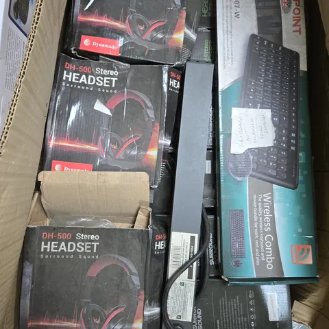 APPROXIMATELY 15 ASSORTED ELECTRICAL PRODUCTS TO INCLUDE HEADSETS, KEYBOARDS ETC - COLLECTION ONLY 