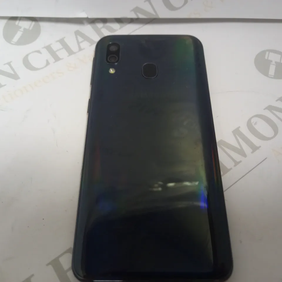 SAMSUNG GALAXY A40