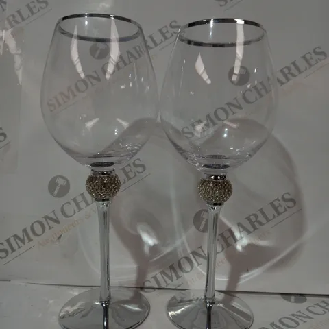 BOXED JULIEN MACDONALD CRYSTAL DETAIL SET OF WINE GLASSES