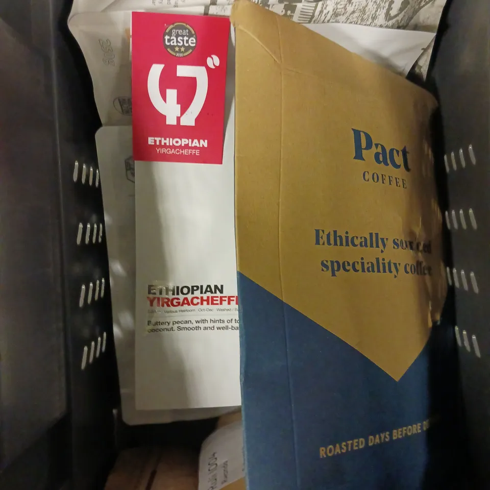 APPROXIMATELY 10 ASSORTED FOOD/DRINK PRODUCTS TO INCLUDE TONY'S CHOCOLATE, SUMA COFFEE, ARIKA GINGER POWDER ETC 