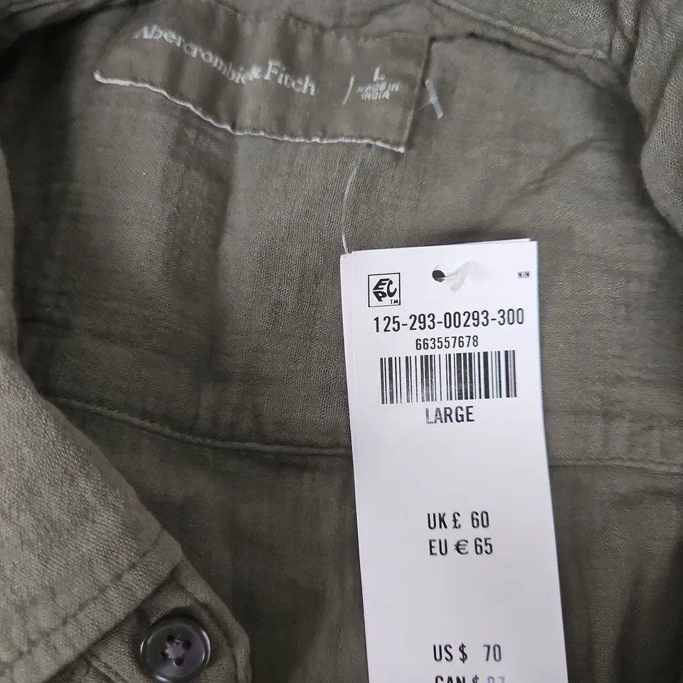 ABERCROMBIE & FITCH OLIVE GREEN BUTTON-DOWN SHIRT – MEN'S LARGE