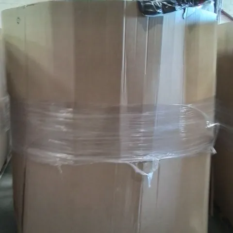 PALLET CONTAINING A LARGE QUANTITY OF PILLOWS 