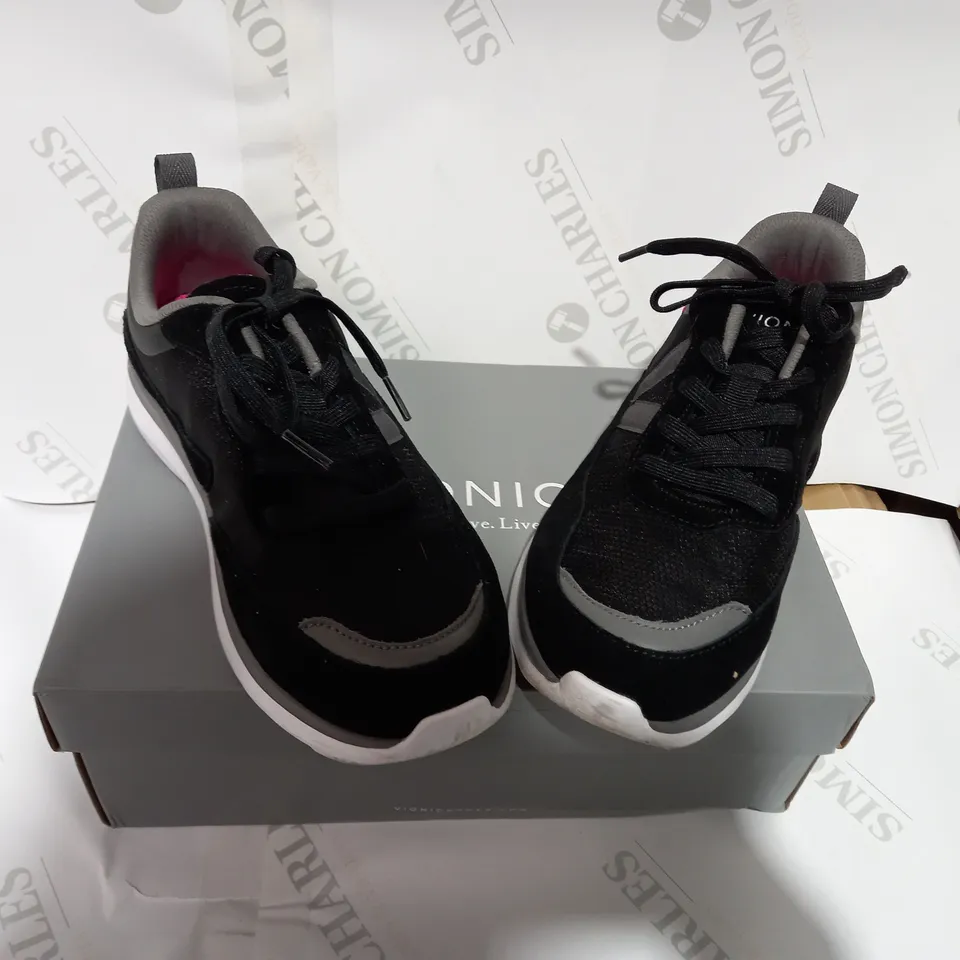 BOXED PAIR OF VIONIC BLACK TRAINERS  - SIZE 6