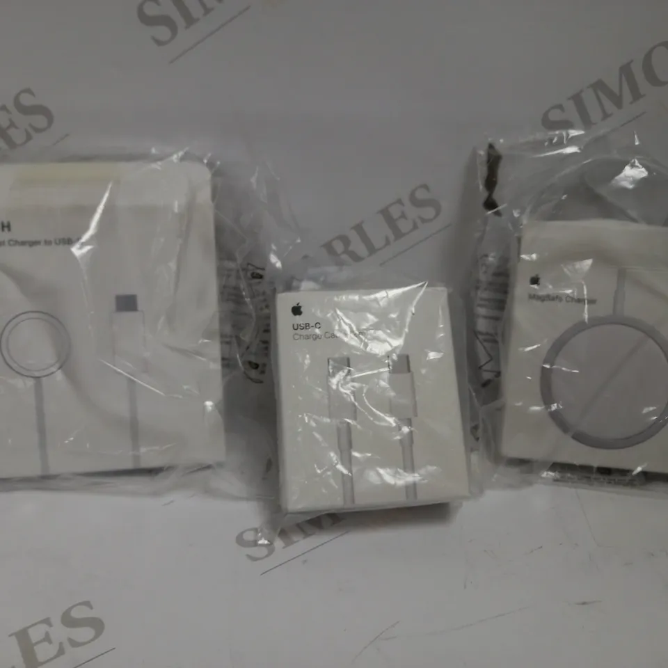 LOT OF 12 ASSORTED APPLE CHARGING ACCESSORIES