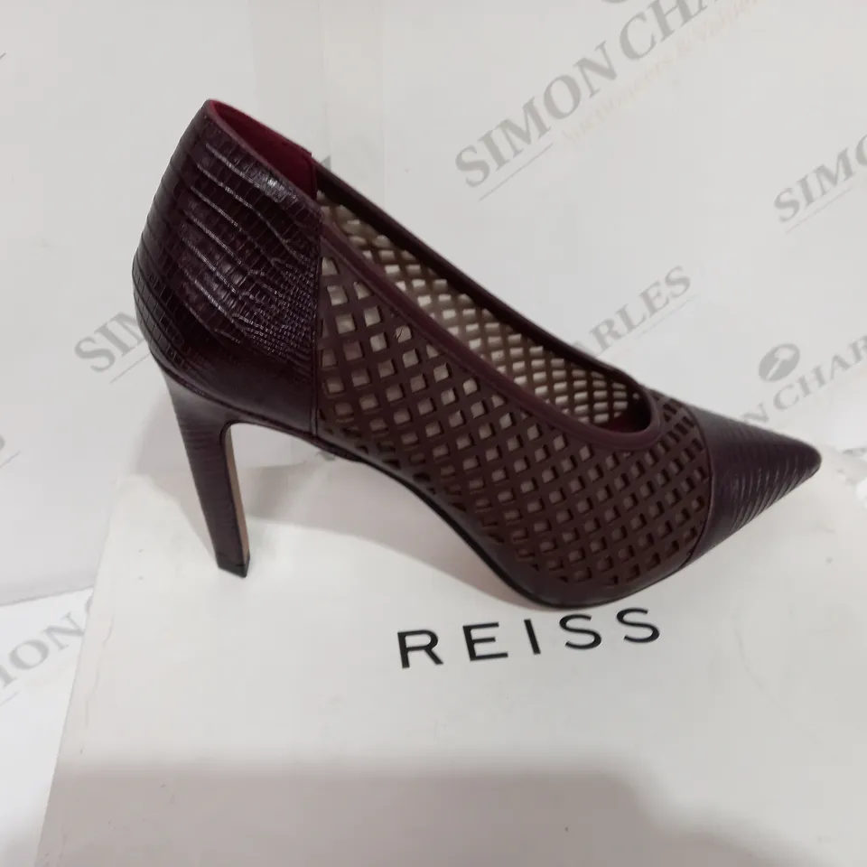 BOXED REISS CLOVER LIZARD STYLE POMEGRANATE COLOURED HEELS - SIZE 6
