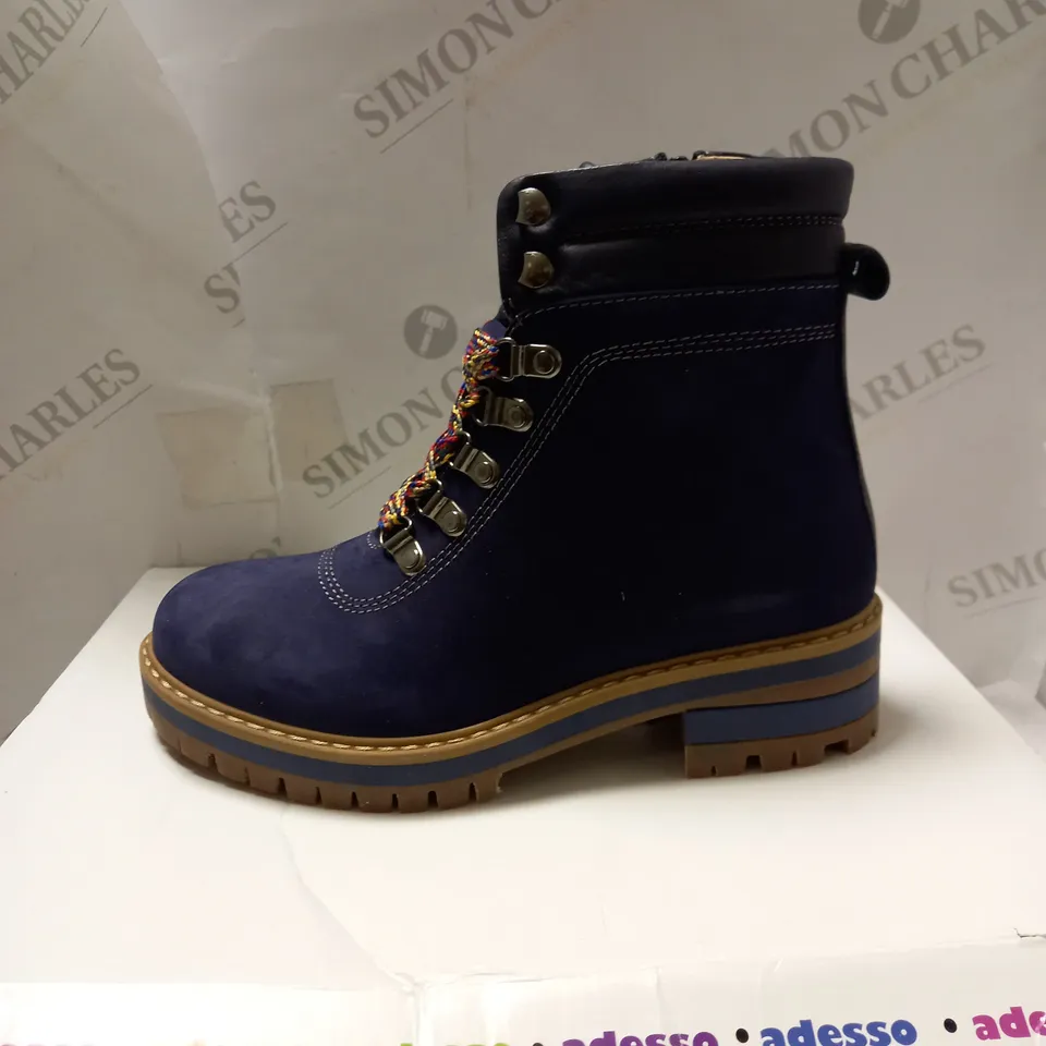 ADESSO RESISTANCE NAVY HIKING BOOTS - SIZE 5