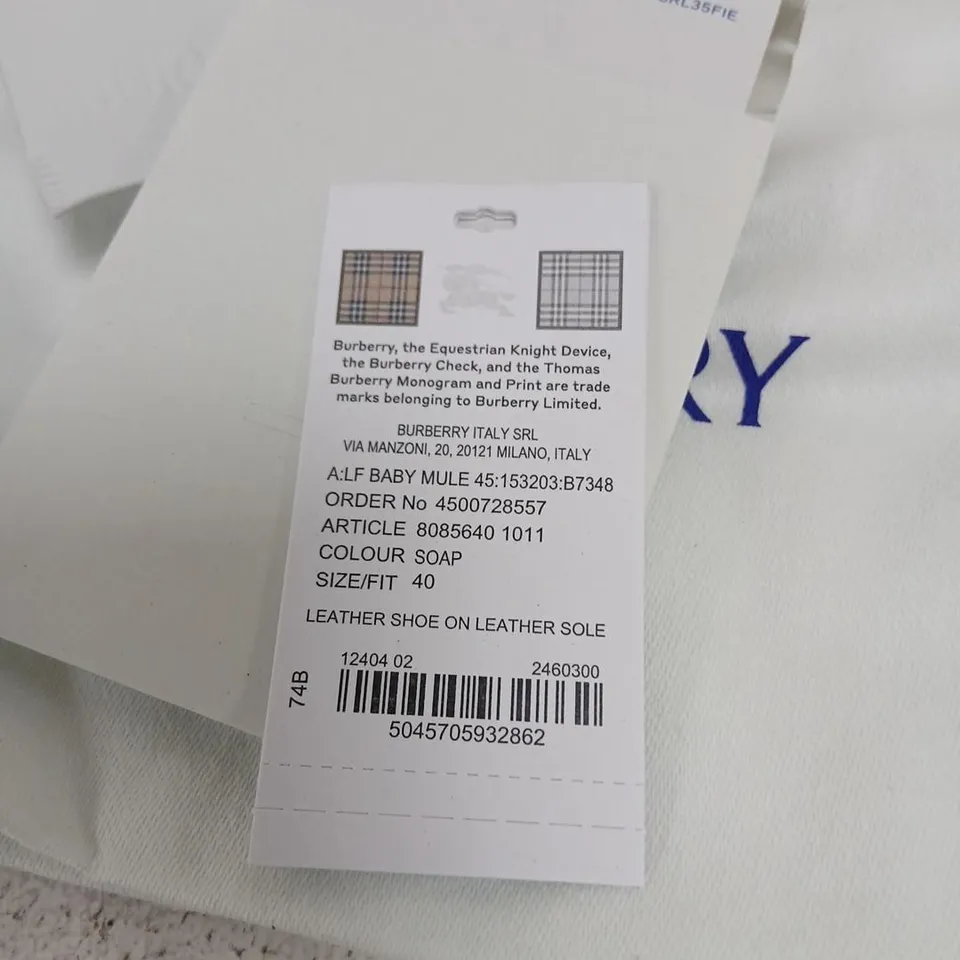 BURBERRY LEATHER QUILTED MULES – COLOUR SOAP, UK 7 (EU 40)