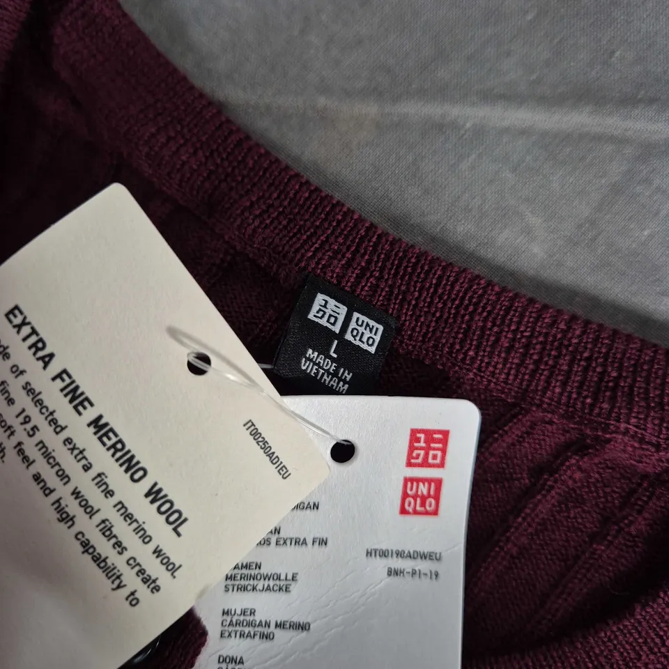 UNIQLO WOMENS MERINO RIBBED CREW NECK SHORT CARDIGAN IN WINE RED - LARGE