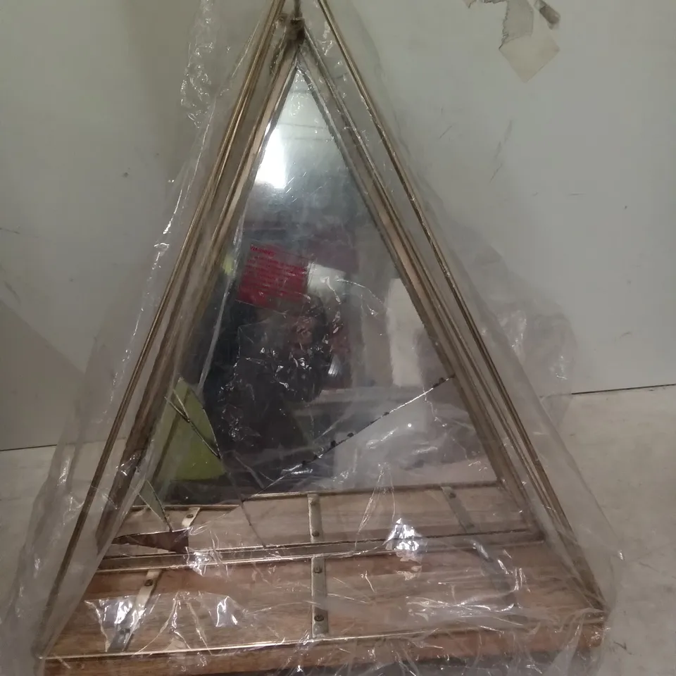 GATANA METAL FRAMED WALL MOUNTET MIRROR