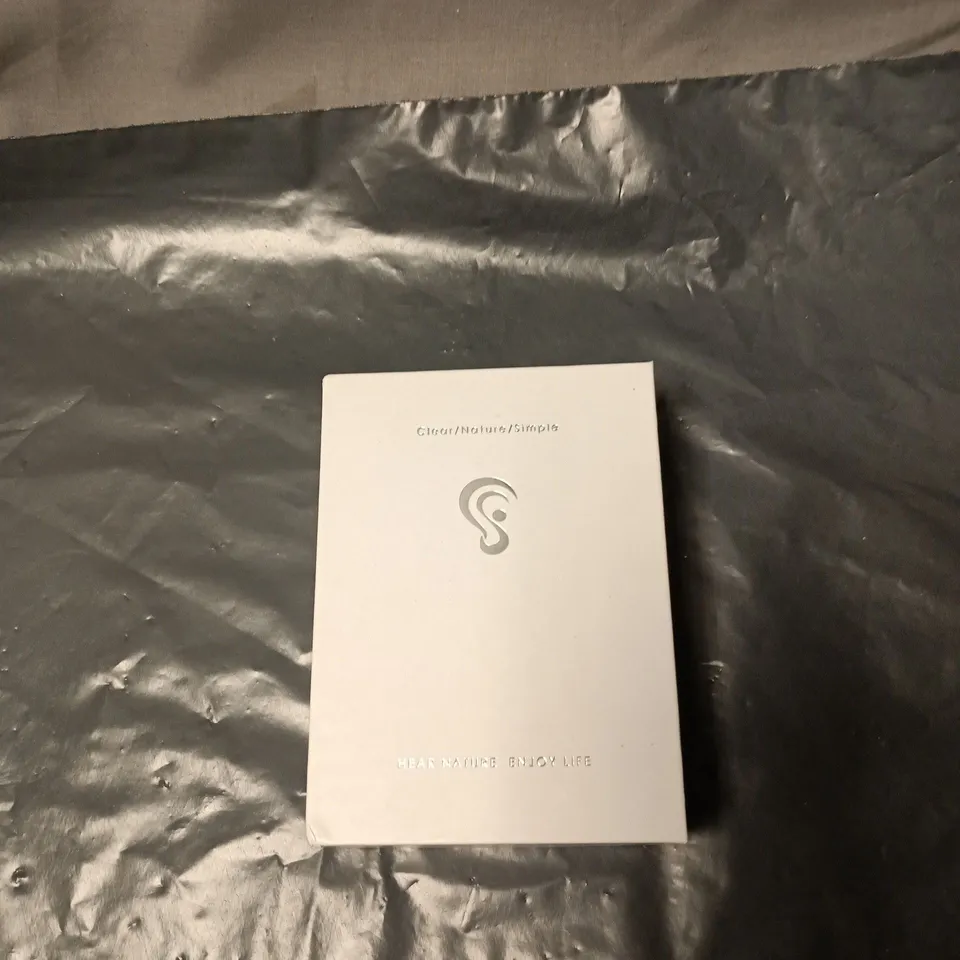 CLEAR/NATURE/SIMPLE HEARING AIDS IN BOX