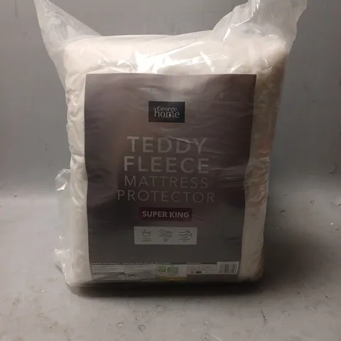 PALLET CONTAINING APPROXIMATELY 60 BRAND NEW TEDDY FLEECE SUPERKING MATTRESS PROTECTORS