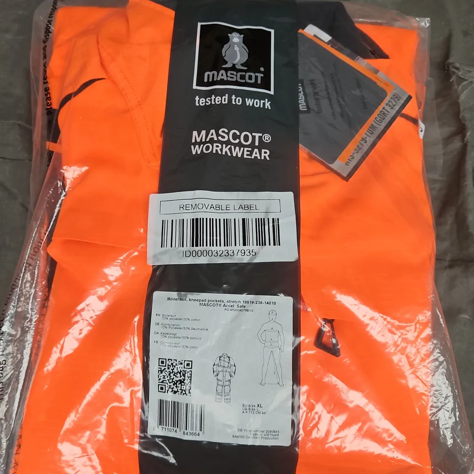 MASCOT ACCELERATE SAFE BOILERSUIT WITH KNEEPAD POCKETS, ORANGE - EU SIZE XL 
