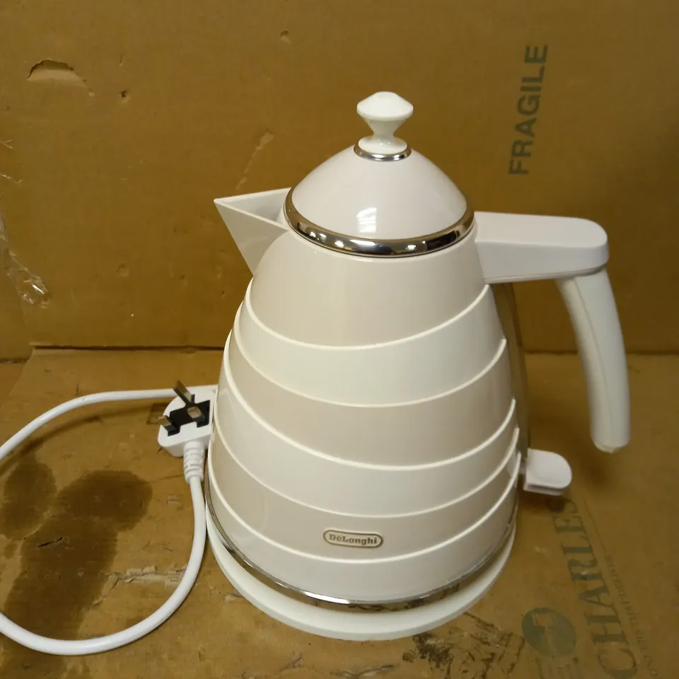 DELONGHI AVVOLTA CLASS KBAC3001.W KETTLE RRP £150