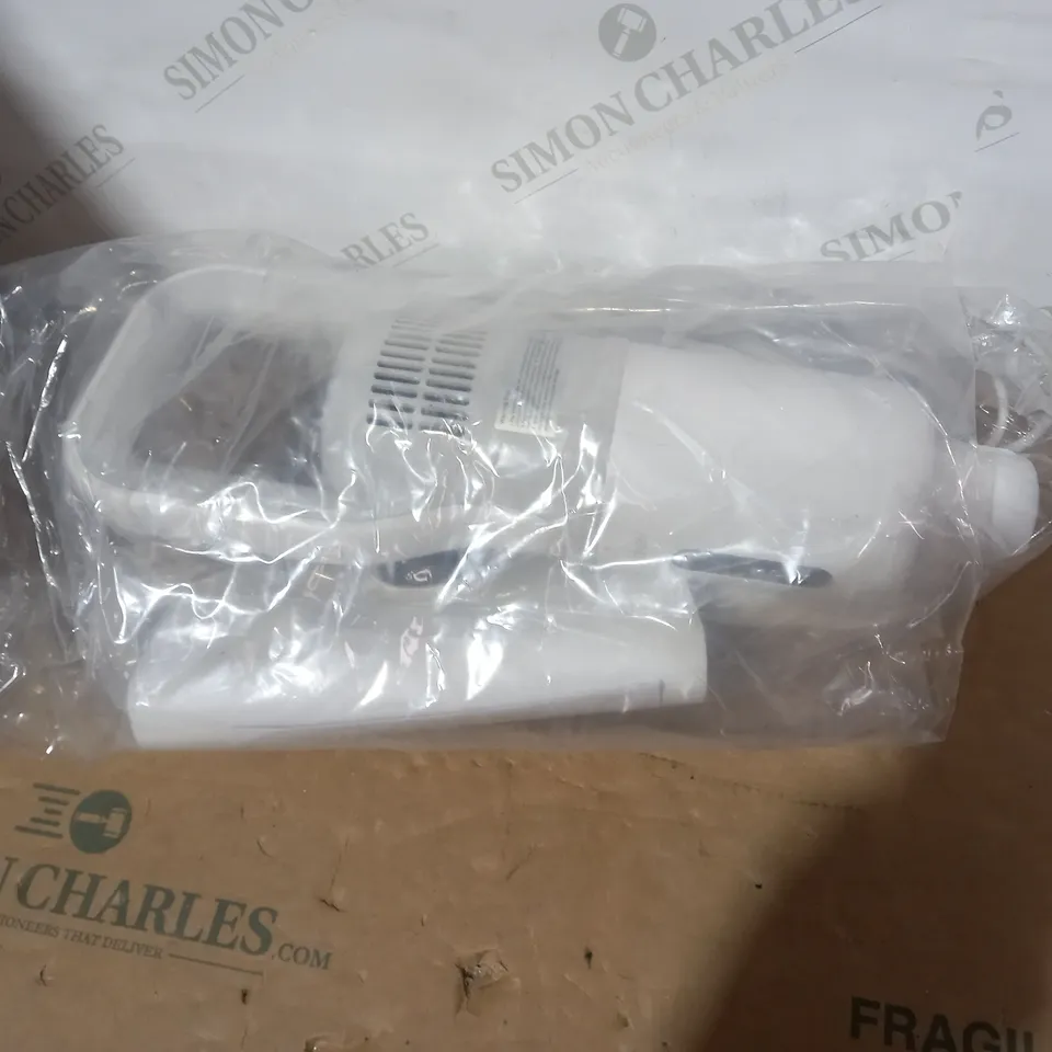 REDKEY WHITE VACUUM CLEANER 