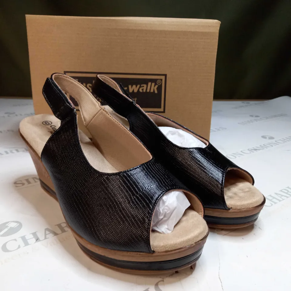 BOXED PAIR OF CUSHION WALK BLACK STRAPPY WEDGE HEELED SHOES - SIZE 6