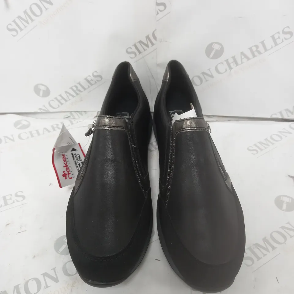 BOXED RIEKER ANTISTRESS TRAINER WITH ZIP BLACK SIZE 8